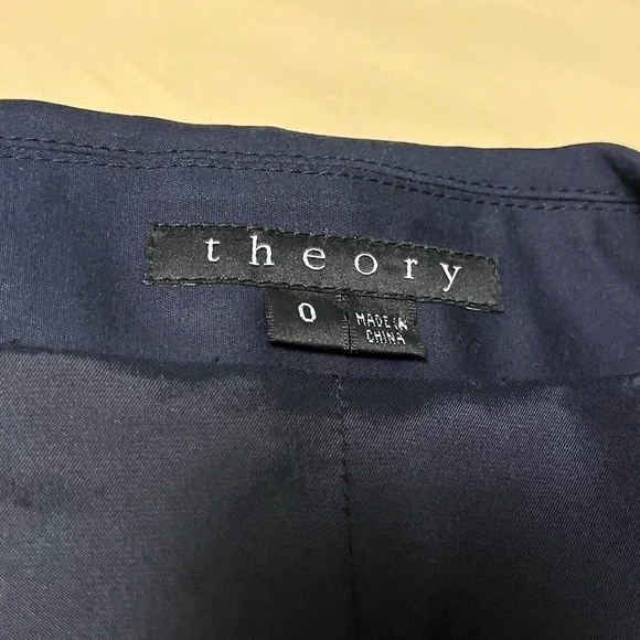 Theory Classic Navy Women's Blazer, size 0, cotton blend, single button, pockets - Picture 7 of 7